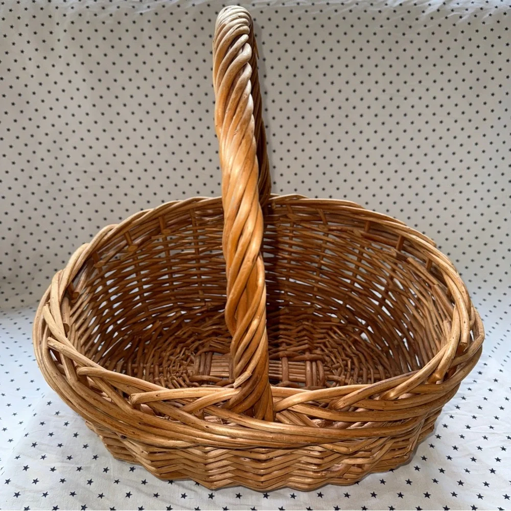 Vintage Wicker Oblong Large Handled Gathering / Storage / Display Basket 17”x15”